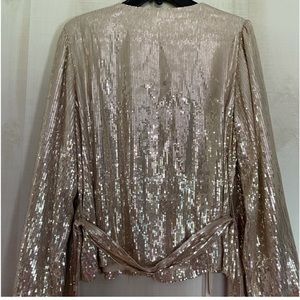 ISO size Small - one of my favorite purchases! Searching for size small! 🙏